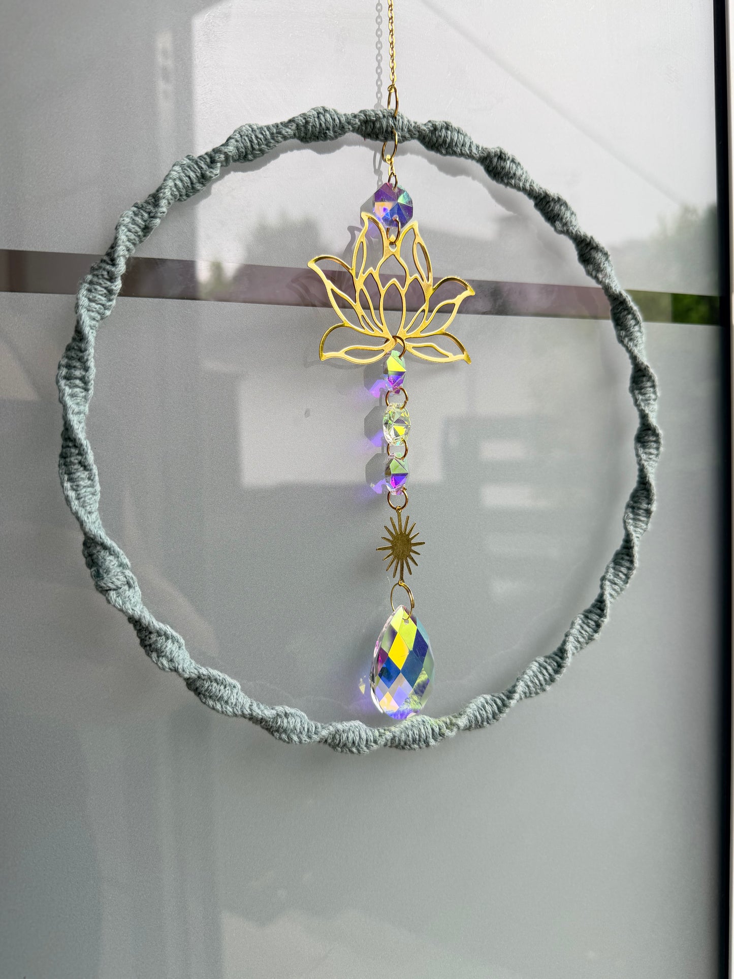 Sofortkauf Gold Lotus | Großer Ring Salbei | Sonnenfänger | Sonnencatcher Makramee