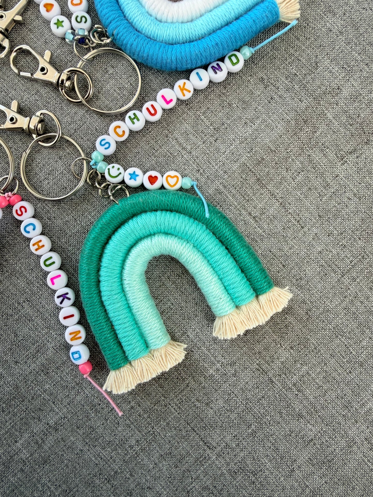 Schulkind - Regenbogen | Einschulung - Schlüsselanhänger | Geschenkidee