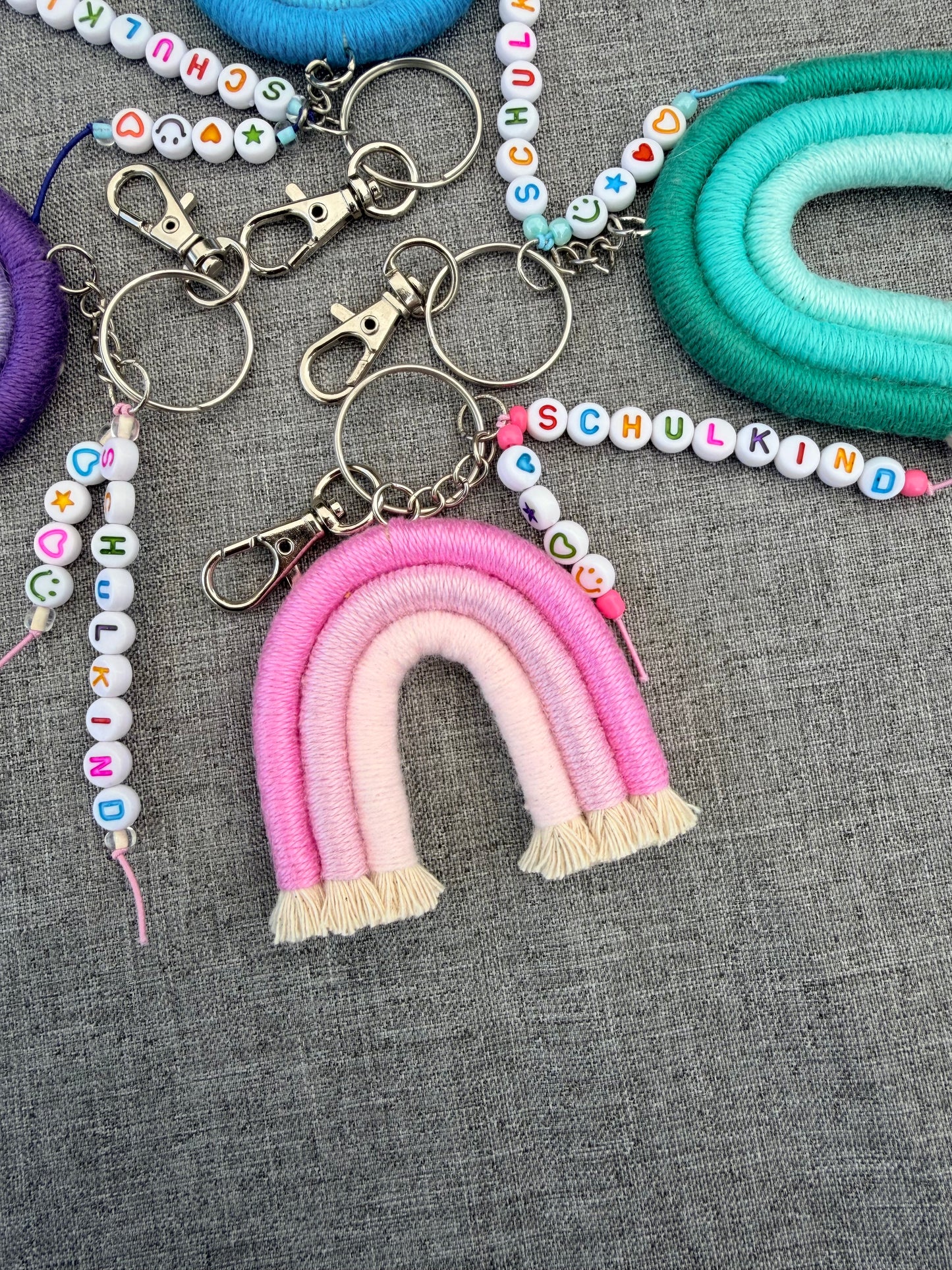 Schulkind - Regenbogen | Einschulung - Schlüsselanhänger | Geschenkidee
