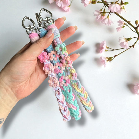 Blumen GEFLOCHTEN Makramee Schlüsselanhänger mit Schlaufe Handgelenk