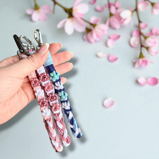 SOFORTKAUF Pfoten GEFLOCHTEN Makramee Schlüsselanhänger mit Schlaufe Handgelenk